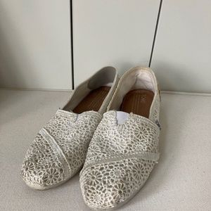 Toms women’s crochet shoes